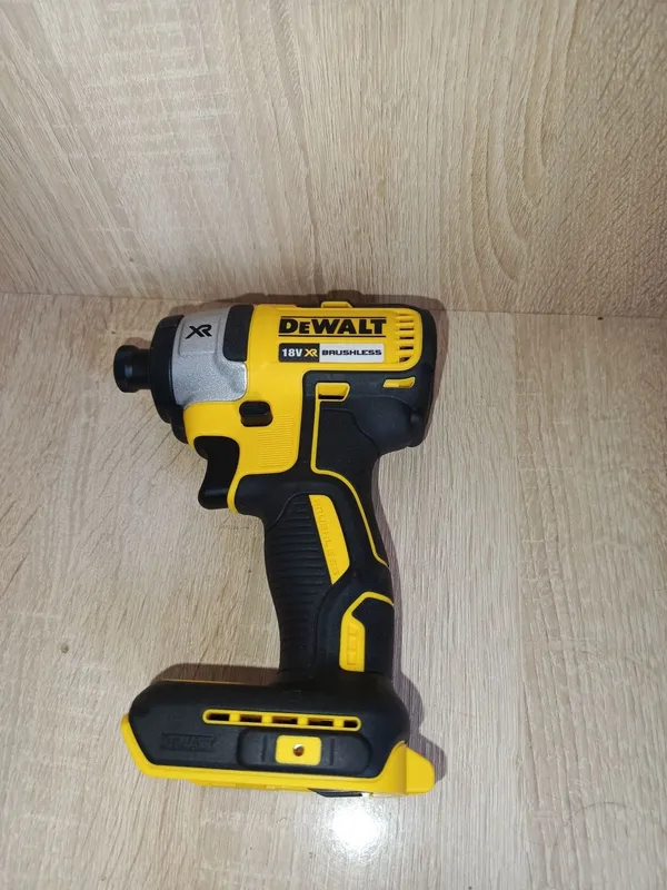 DeWalt винтоверт 3 DeWalt винтоверт 3
