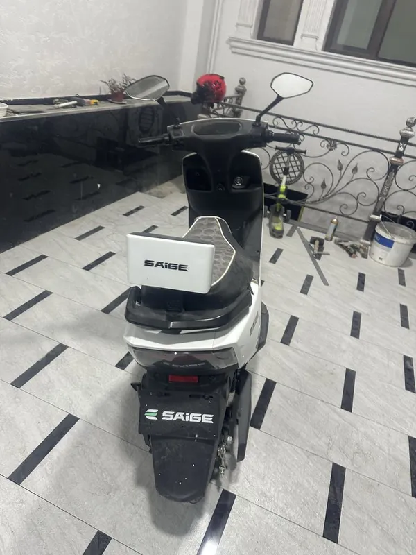 Skuter elektron sotiladi