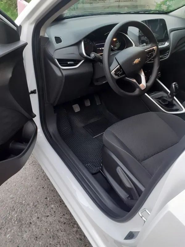 Chevrolet Onix 5 Chevrolet Onix 5