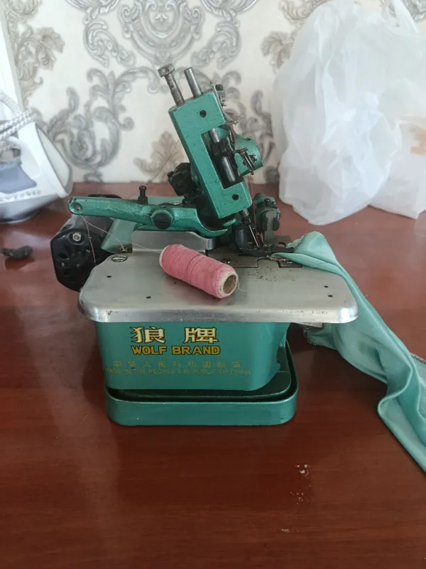 Продается Аверлок в хорошем состоянии 1