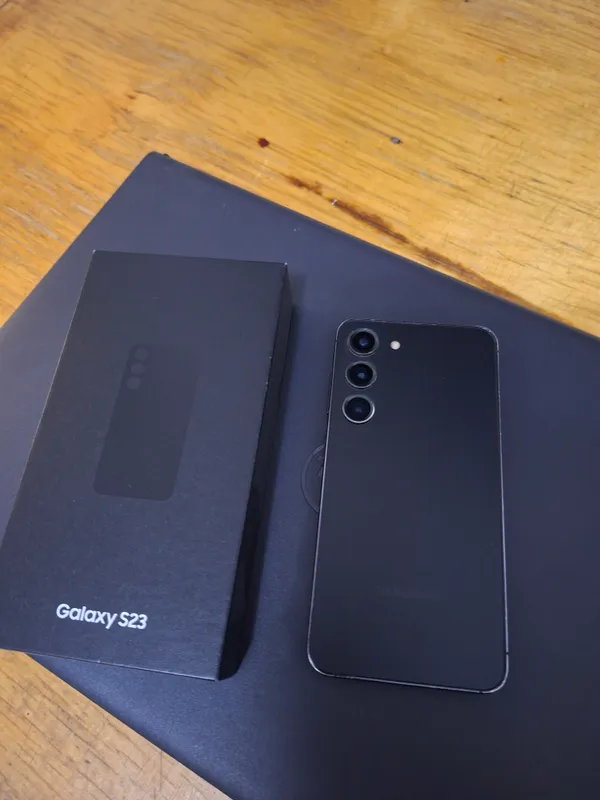 Samsung Galaxy S23 (Вьетнам) 1