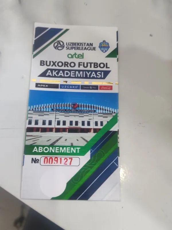 Bilet sotiladi futbol ko'rish uchun 1