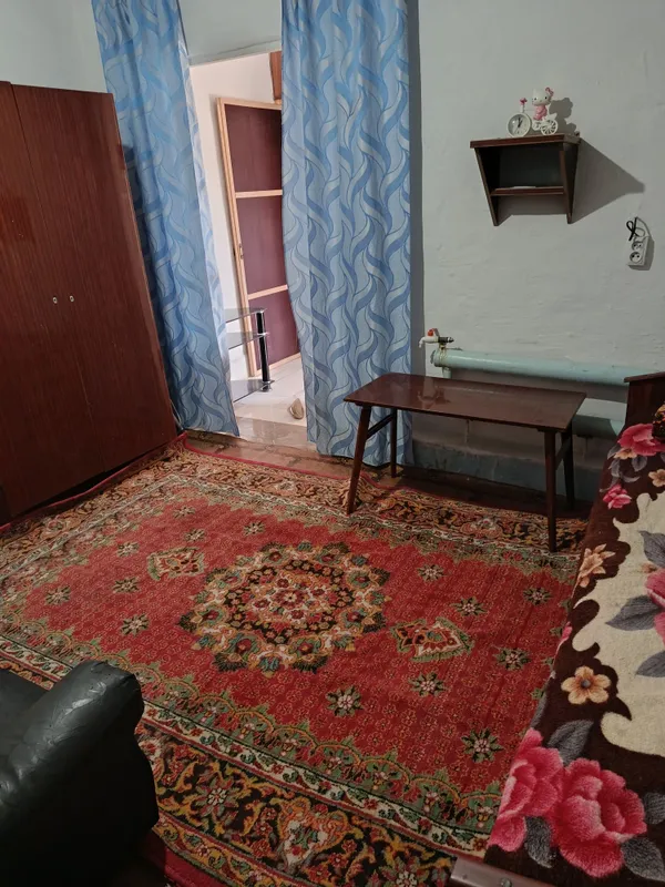 Сдаеться комната плюс кухня у хозяйки, вход в комнату раздел. 1 Сдаеться комната плюс кухня у хозяйки, вход в комнату раздел. 1