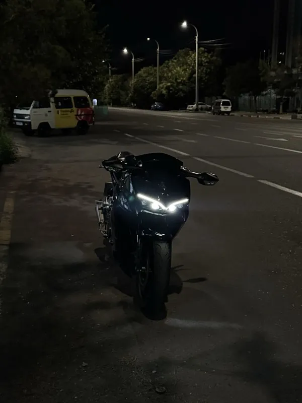 Мотоцикл Ducati 400cc 1 Мотоцикл Ducati 400cc 1