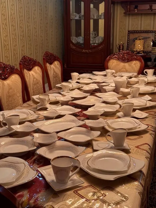 Посуда столовая со стразами