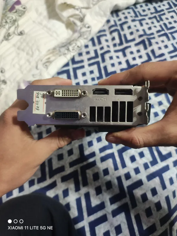 HD 7970 sotiladi 6