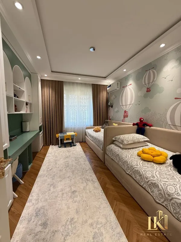 Продаётся 4-комнатная квартира, 171 м², 2/9 (Юнусабадский район, Алайский базар) 4