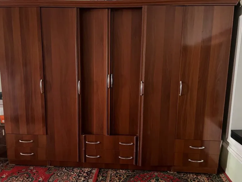 Mebel шкаф сотилади очень компактный
