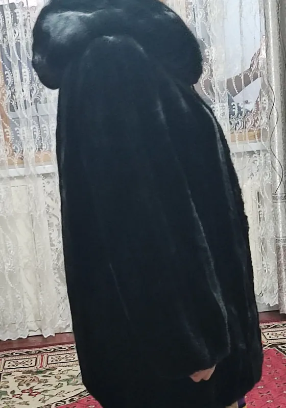 Kapushonli shuba sotiladi 5 Kapushonli shuba sotiladi 5