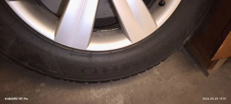 Резина зимняя с Дисками Kumho 235/60 R18 5 Резина зимняя с Дисками Kumho 235/60 R18 5