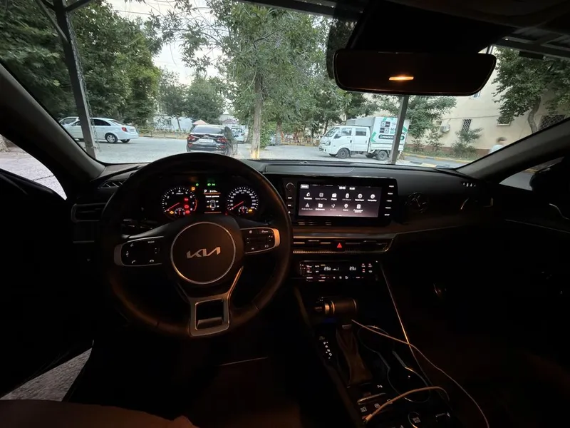 KIA K5 2.0 Full Option | Гарантия | Черный жемчуг — фото 4