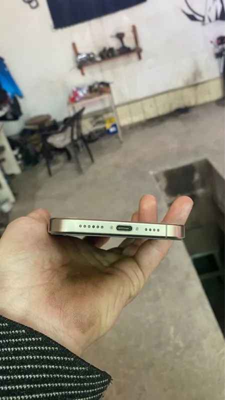 Iphone 16 pro max — фото 1