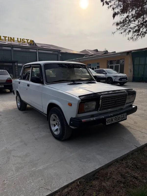 JIGULI 2107 srochna sotiladi