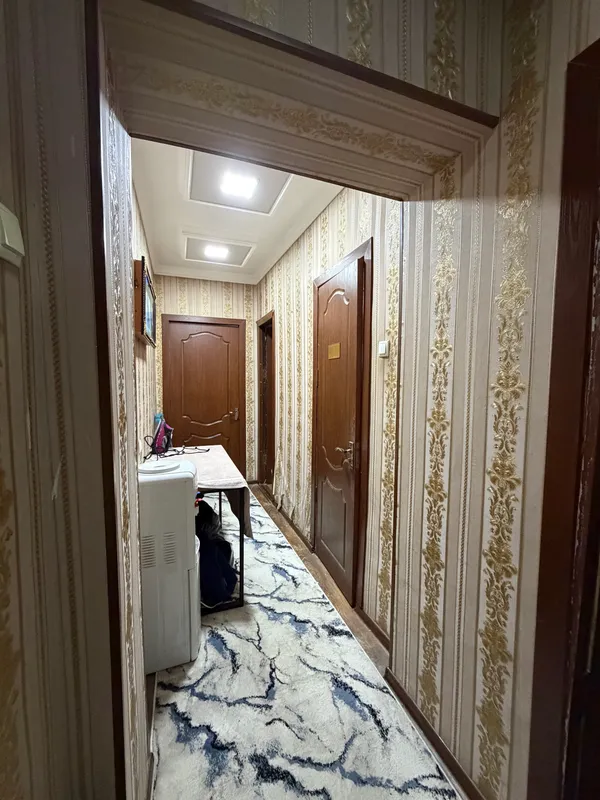Продаю квартиру 2/3 переделанную в 3-х 4