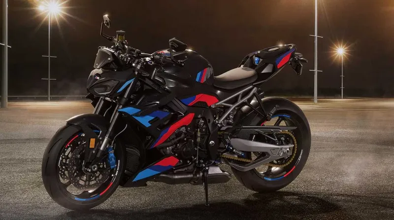 BMW M1000R M Competition 2026 1 BMW M1000R M Competition 2026 1