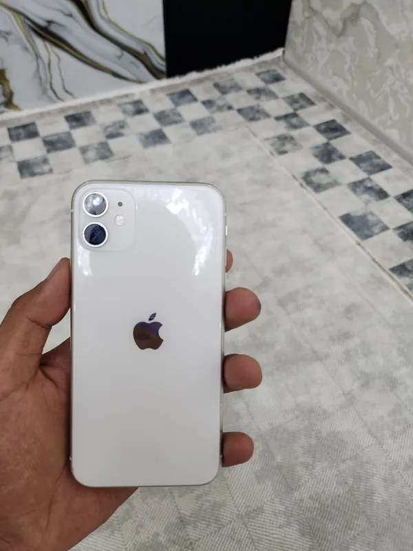 iPhone 11 rangi white 3