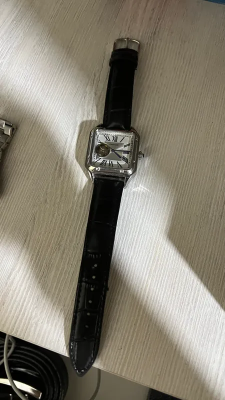 Soat mexanika Cartier narxi 300.000 yangi 2