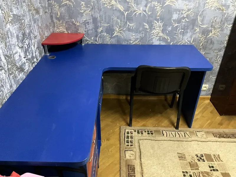 Детский письменный стол с шкафом в стиле человек- паук. 1 Детский письменный стол с шкафом в стиле человек- паук. 1