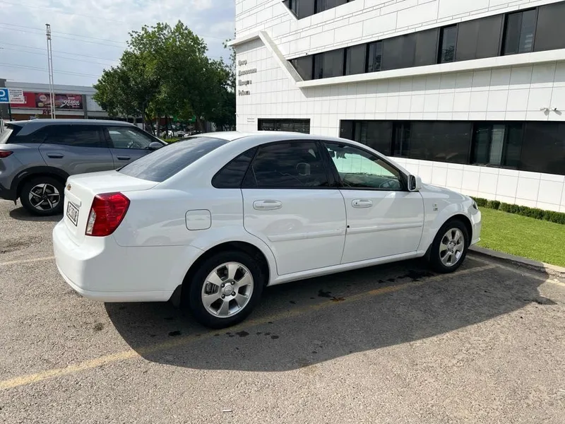 Продаю Chevrolet Gentra Белый 2022 — фото 3