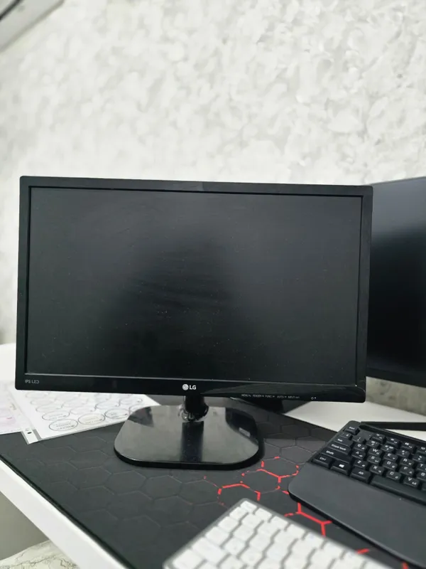 Lg monitor 24 dyum IPS — фото 1