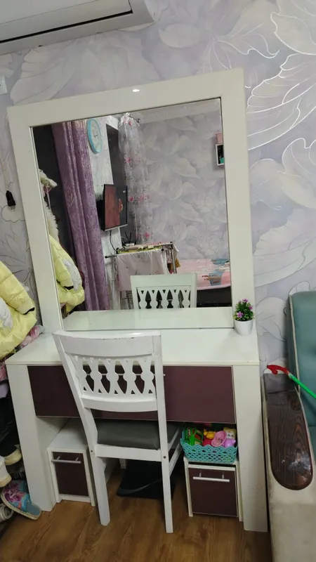 Трюмо сотилади. Продаётся трюмо
