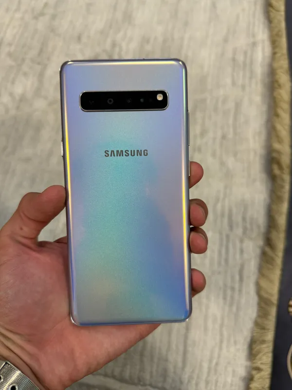 Samsung Galaxy S10 5G — фото 1