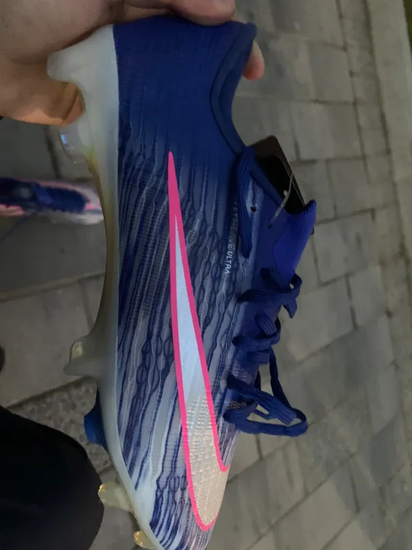 NIKE 2
