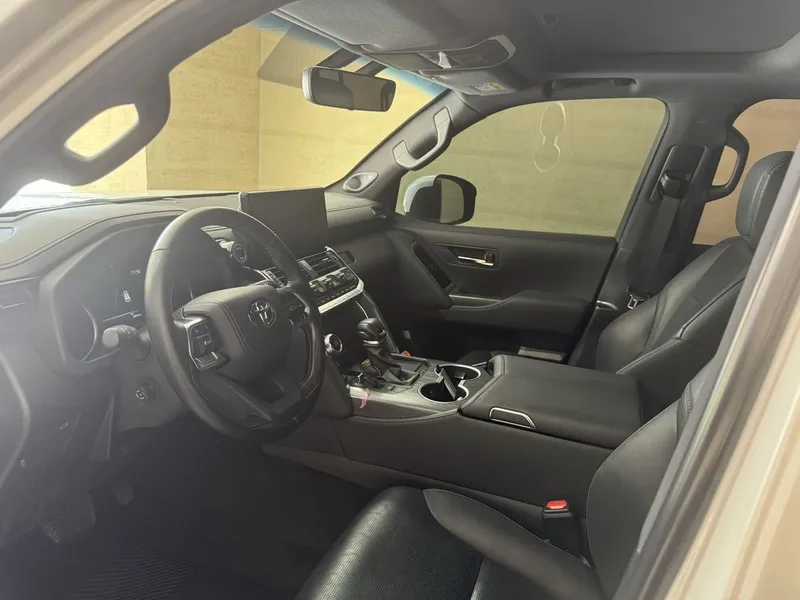 TOYOTA LAND CRUISER 300 SFX Z1 TVI 3.5L V6 Twin-Turbo Petrol — фото 4