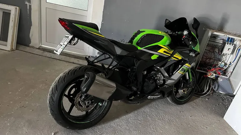 Спортбайк Kawasaki 636 r 3 Спортбайк Kawasaki 636 r 3