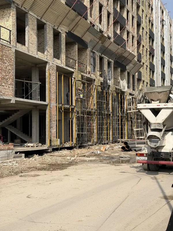 Продам в новом Ж/К не жылой помещения 400 м2 — фото 1 Продам в новом Ж/К не жылой помещения 400 м2 — фото 1
