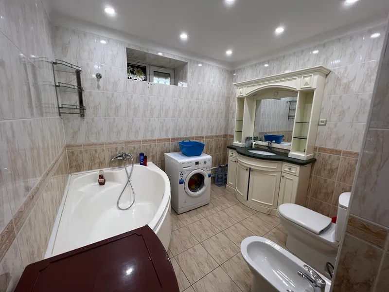 3 xonali kvartira, 90 m2, Mirzo Ulug'bek 4 3 xonali kvartira, 90 m2, Mirzo Ulug'bek 4