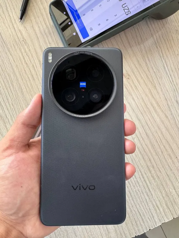 Vivo x200 Ultra 12/256 qora full karobka 1 Vivo x200 Ultra 12/256 qora full karobka 1