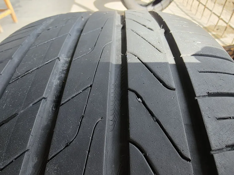 Продам шины 245/50R19 2 штуки 2 Продам шины 245/50R19 2 штуки 2
