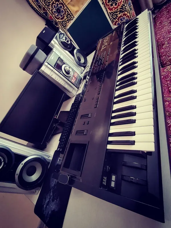 Ensoniq Ts-10 sotiladi Holati yangi — фото 2