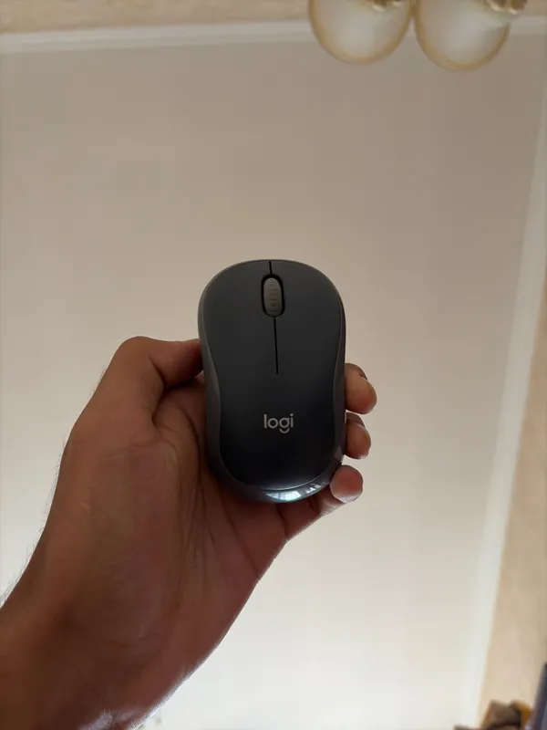 Продам мышку Logitech M185