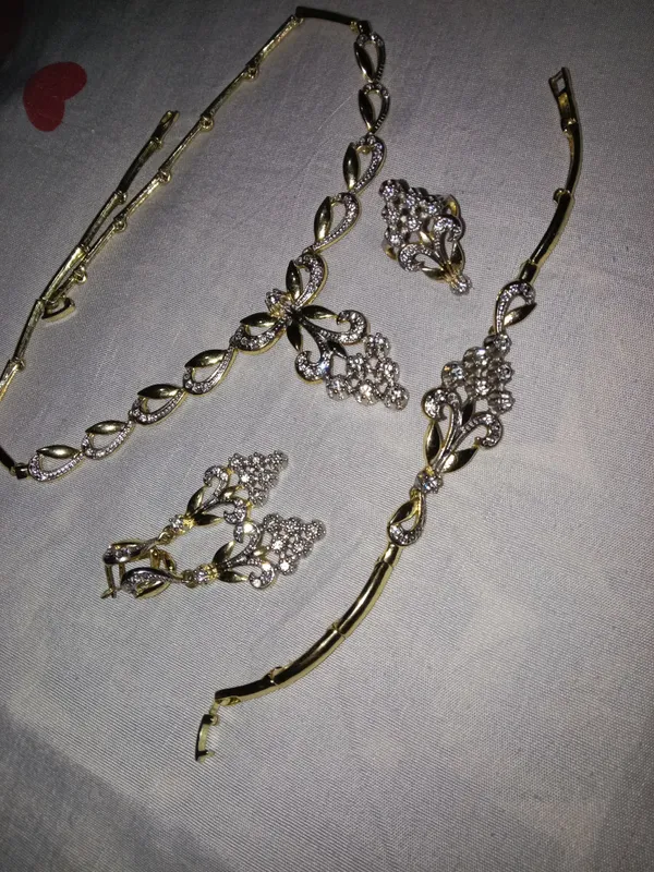 komplekt taqinchoq komplekt taqinchoq