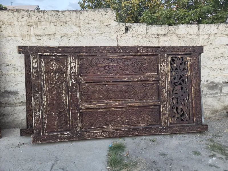 Darvoza taxta eshigi bilan 1 Darvoza taxta eshigi bilan 1