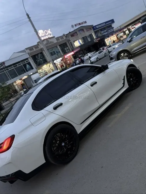 BMW i3 35L vikupga beriladi 3