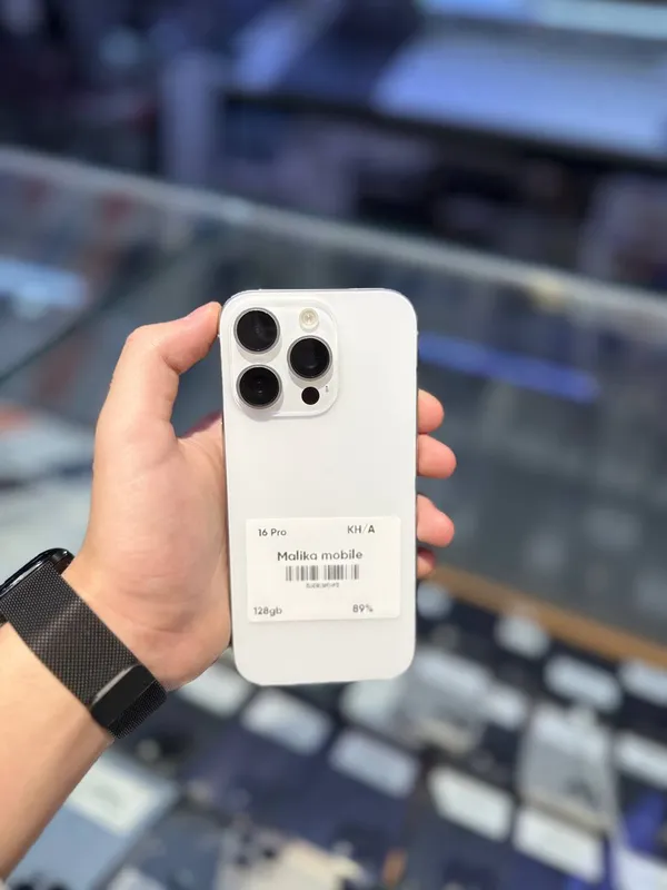 iPhone 16 Pro iPhone 16 Pro
