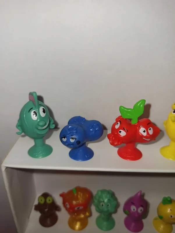 Овощи-фрукты прилипалы, игрушки из Дикси — фото 2
