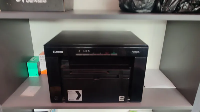 Три в одном Canon MF 3010 сотилади!