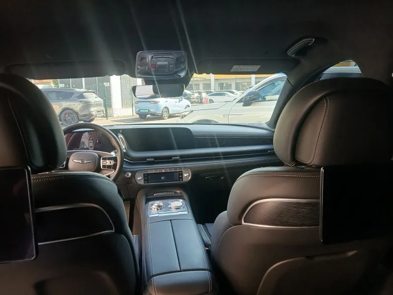 Genesis G90 premium awd 8 Genesis G90 premium awd 8