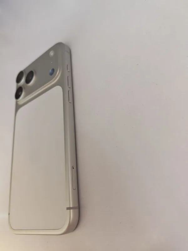 Iphone 17 pro max Holati ideal 100% 129 sikl 2