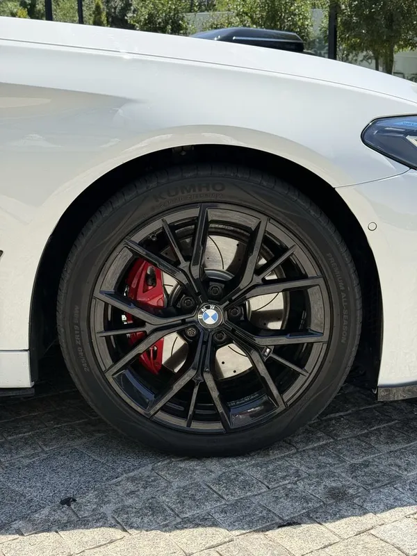 BMW G30 530i 8 BMW G30 530i 8