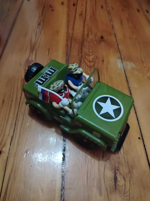 Продам коллекционный джип m&m 2009г 2 Продам коллекционный джип m&m 2009г 2