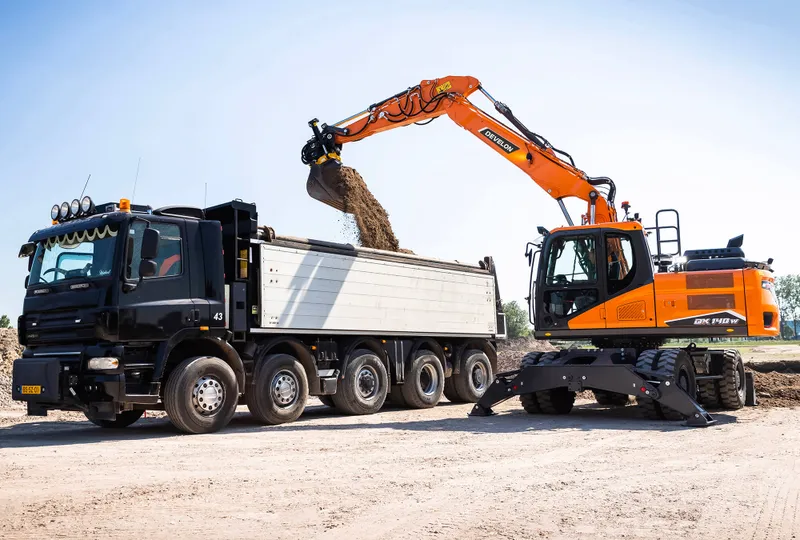 Экскаватор DEVELON (DOOSAN) DX140W есть в наличии — фото 3