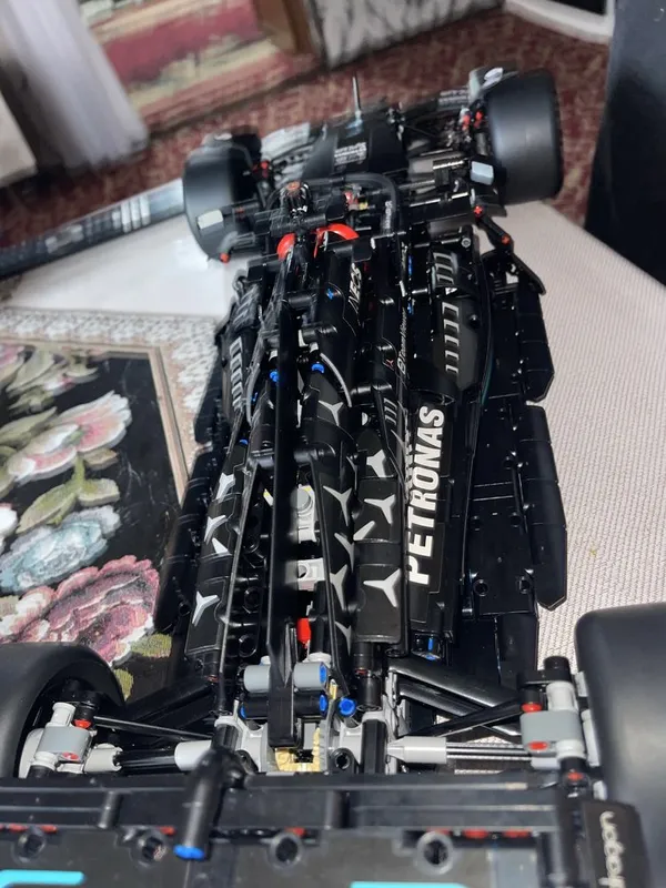 Konstruktor yegilgan Mercedes amg petronas f1 2021 — фото 3