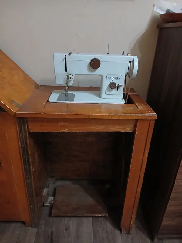 Швейная машинка ножная, Чайка. Продам за 1000000 с