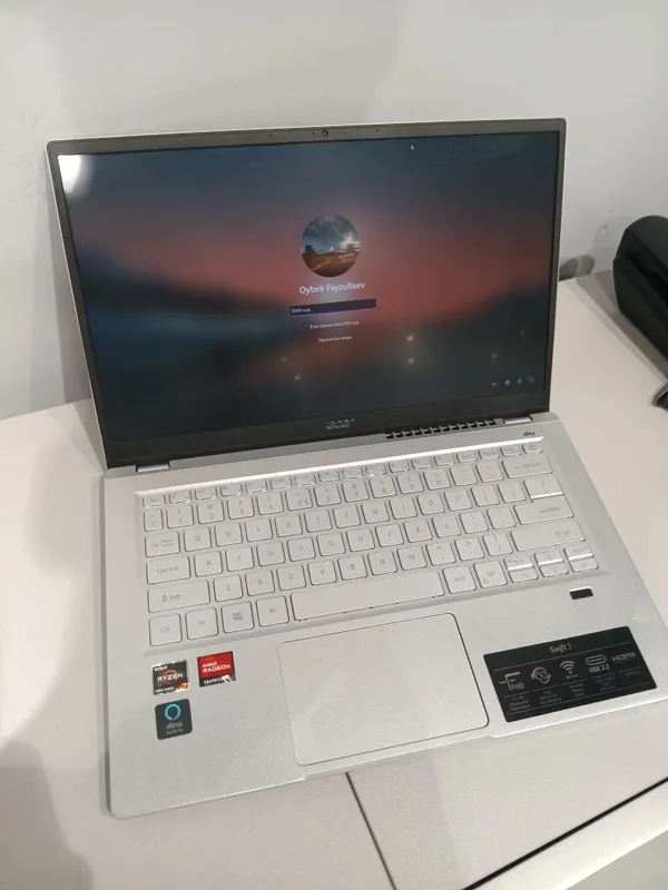 Ноутбук Acer в идеальном состоянии