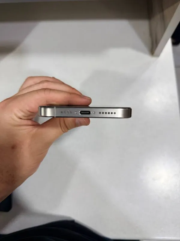 I phone 15 pro max 4 I phone 15 pro max 4